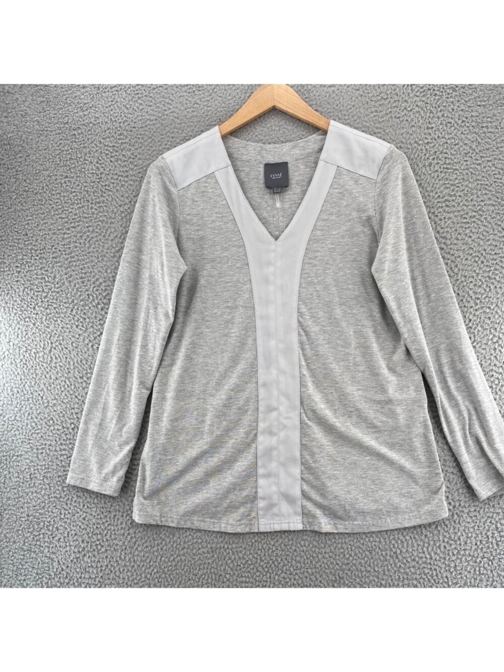 Lysse Top Womens Large Gray Mixed Fabric Long Sleeves Pullover Stretch V Neck